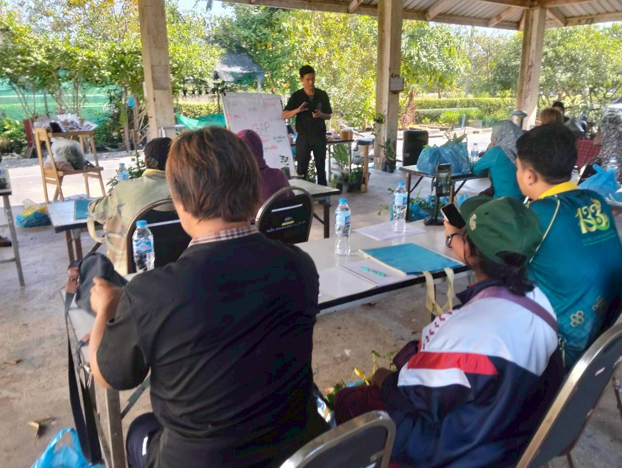 title - ศกร. ร่วมกับ ส.ป.ก.อยุธยา ติวเข้มเกษตรกร ชูโมเดล “โรงอบเคลื่อนที่ - ผัก 3 โลก - มันญี่ปุ่น” เพิ่มทางเลือกสร้างรายได้ในเขตปฏิรูปที่ดิน